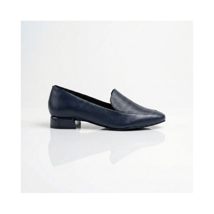 Calzado de mujer marca TCHOCCO CUERO NAVY