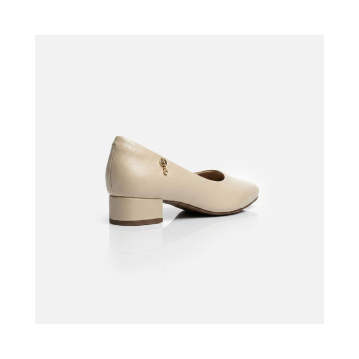 Calzado de mujer marca TCHOCCO CUERO CREME