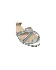 Calzado de niña marca MOLEKINHA METAL PLATA