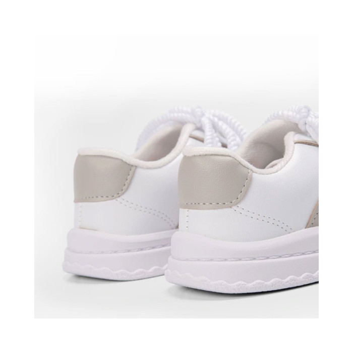 Calzado de niña marca MOLEKINHA NAPA BLANCO