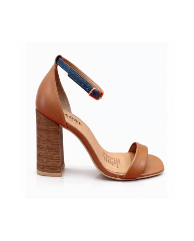 Calzado de mujer marca MADRE FLOE NAPA CARAMELO