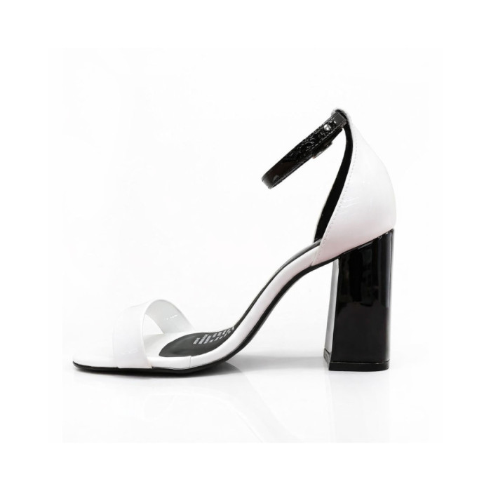 Calzado de mujer marca MADRE FLOE VERNIZ BRANCO